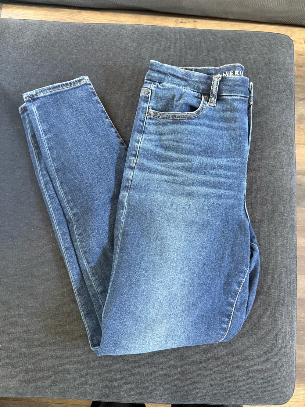 American Eagle Outfitters Skinny Jeans in Mid Blue Wash